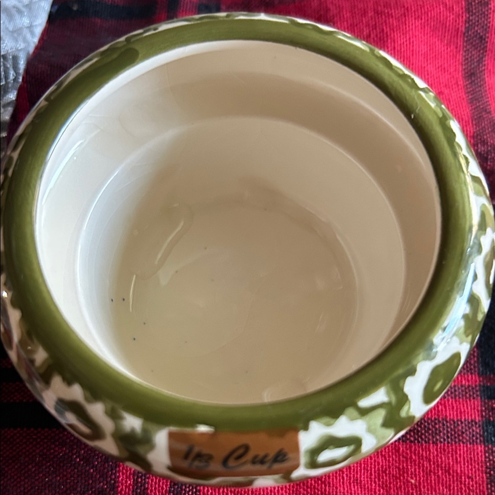 Temptations Green and Cream Measuring Cups - Picture 11 of 15